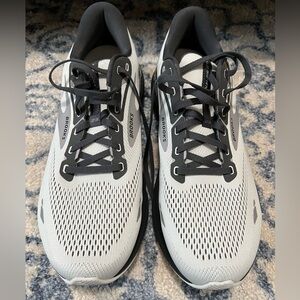 NWOT or box, Mens Brooks Adrenaline GTS, 13 wide